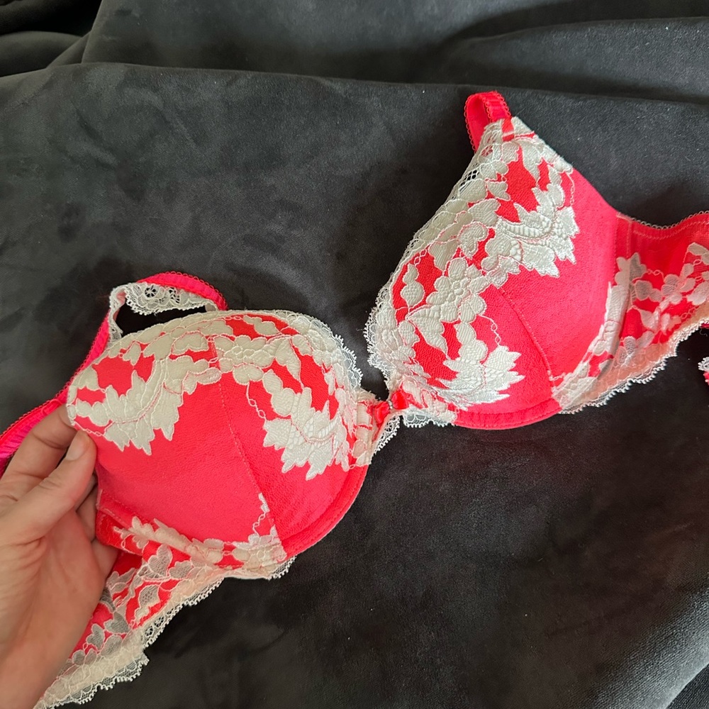 Pink lace Very Sexy push up Bra